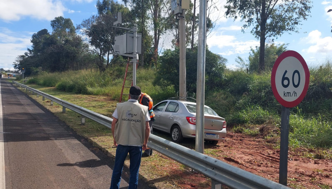 Em Quatá, Ipem-SP verifica radar na rodovia SP 284